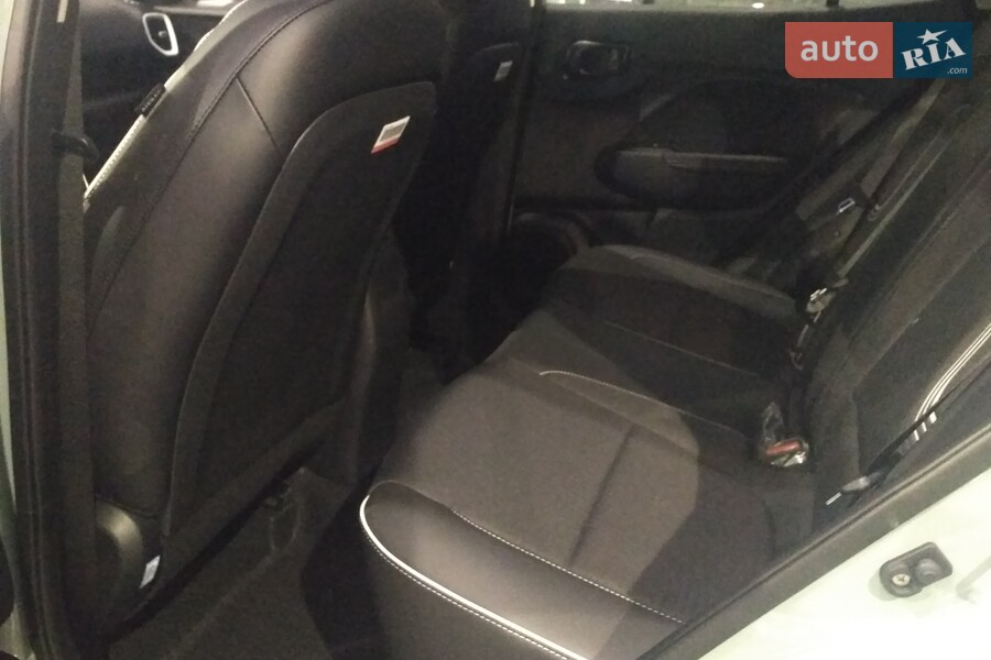 Hyundai Venue - фото 13