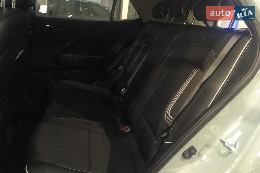 Hyundai Venue - фото 14