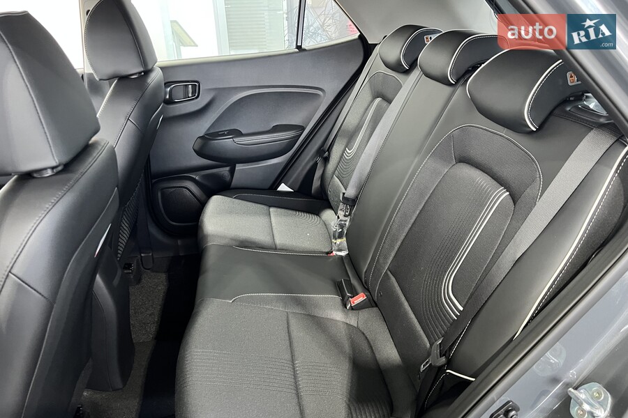 Hyundai Venue - фото 18