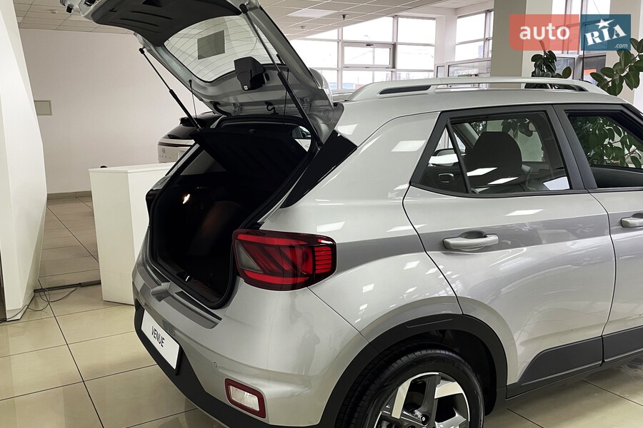 Hyundai Venue - фото 11