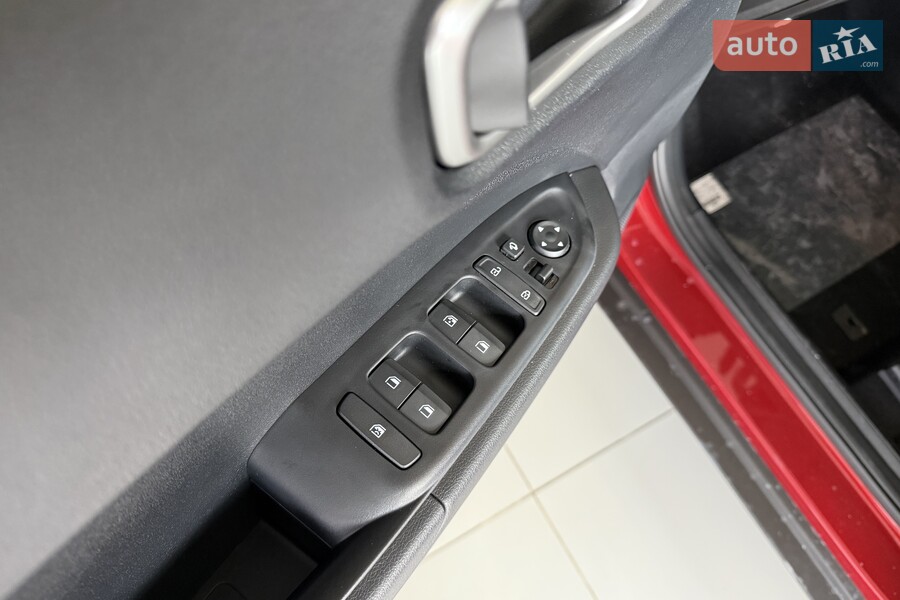 Hyundai Venue - фото 17