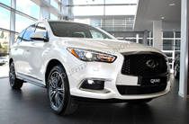 Infiniti QX60 Elite + Roof Rail