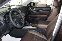 Infiniti QX60 Premium + Roof Rail