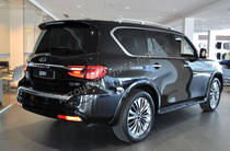 Infiniti QX80 Luxe