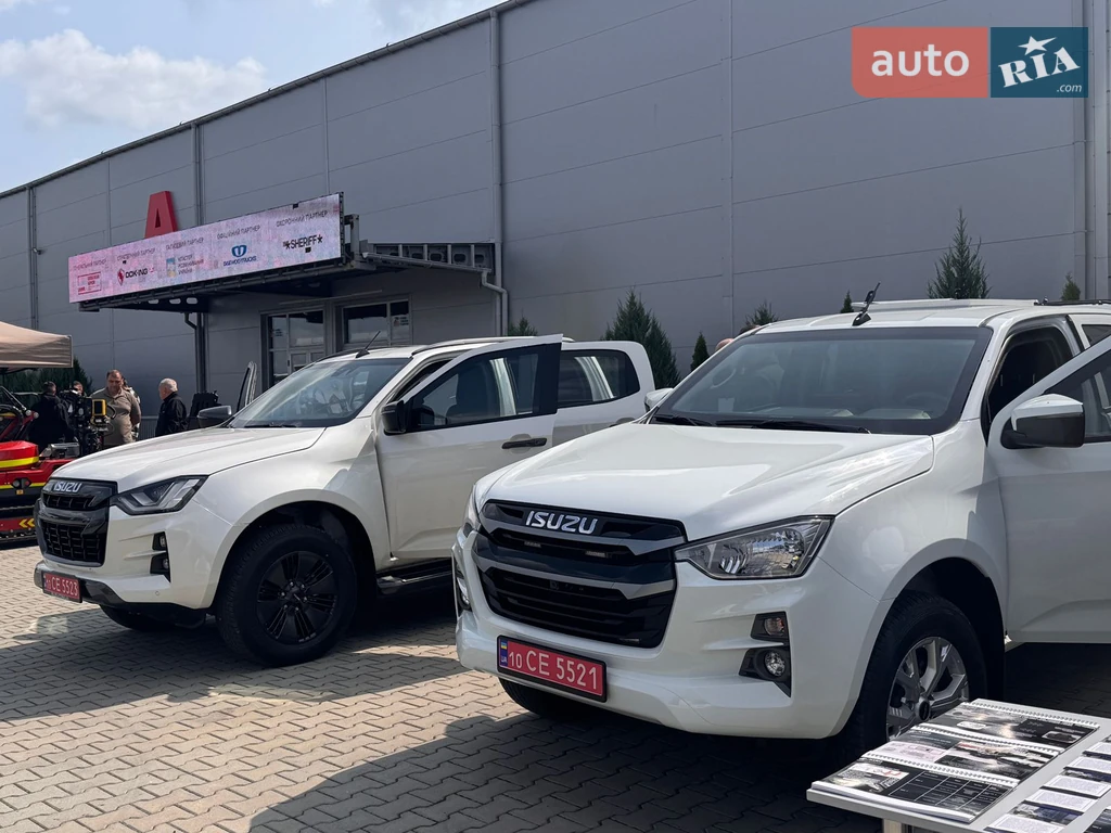 Isuzu D-Max Base