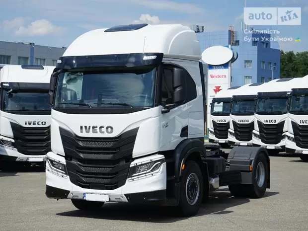 Iveco S-Way Base