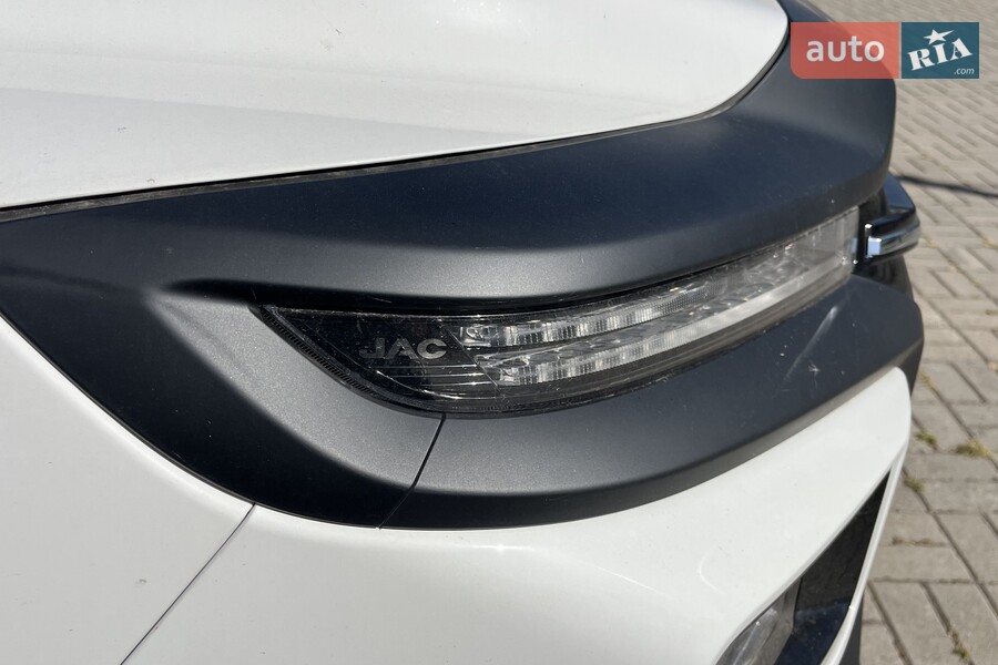 JAC T9 EV - фото 12