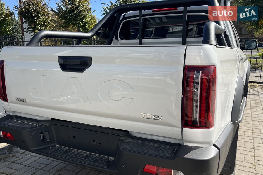 JAC T9 EV - фото 10