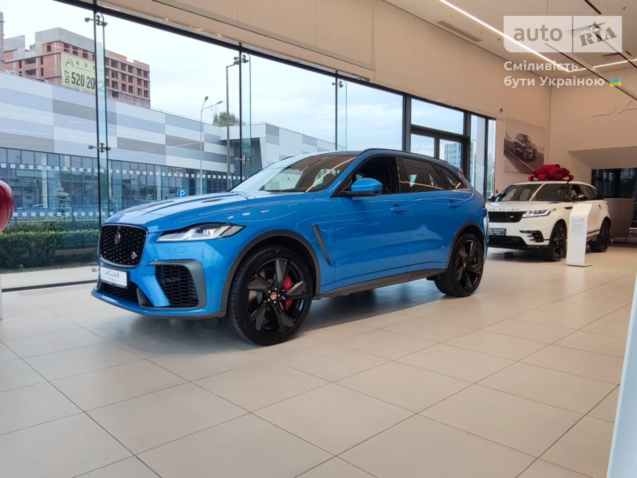 Jaguar F-Pace Base