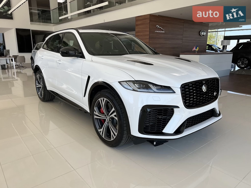 Jaguar F-Pace Base