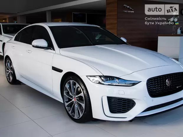 Jaguar XE R-Dynamic S