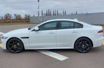 Jaguar XE R-Dynamic S