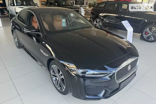 Jaguar XE R-Dynamic SE