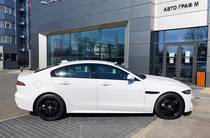 Jaguar XE R-Dynamic SE