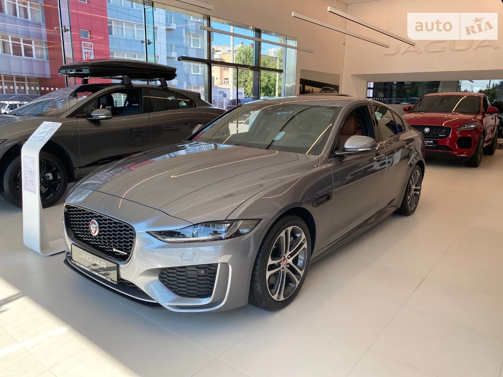 Jaguar XE R-Dynamic SE