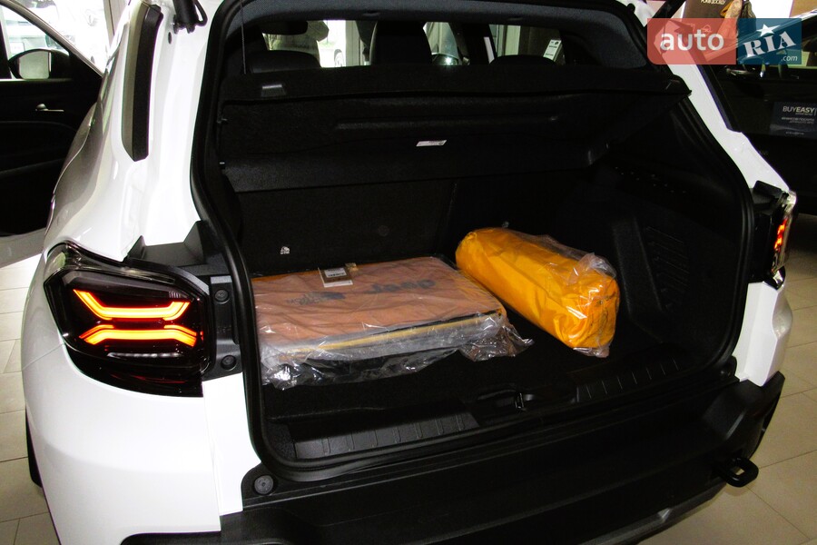 Jeep Avenger - фото 7