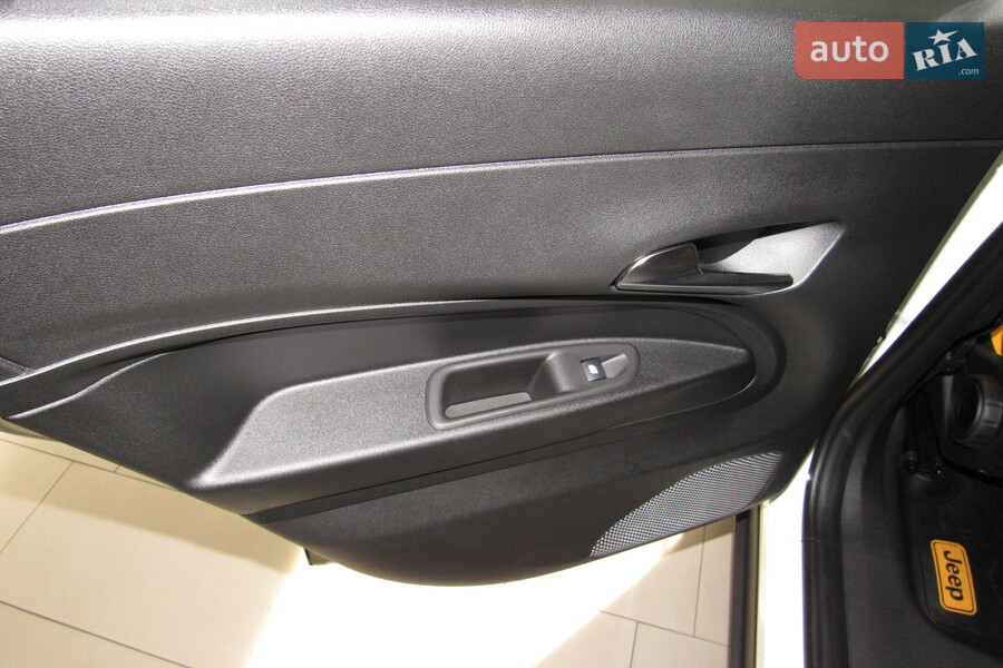 Jeep Avenger - фото 27