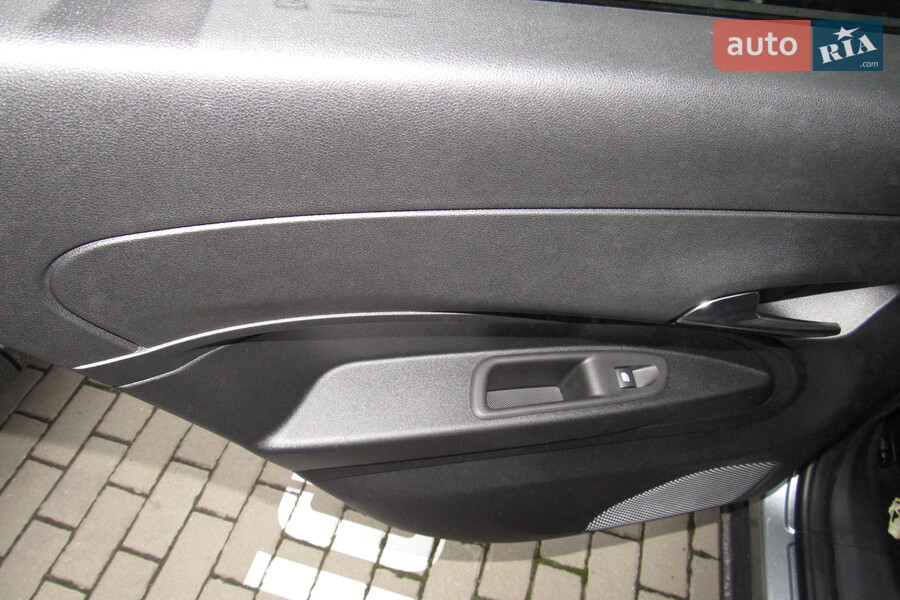 Jeep Avenger - фото 17