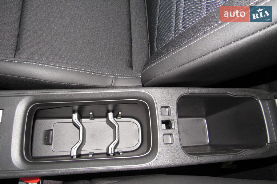 Jeep Avenger - фото 25