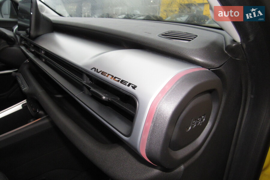 Jeep Avenger - фото 11