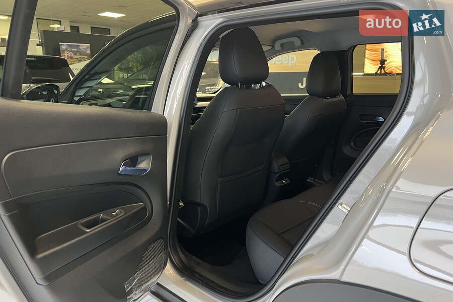 Jeep Avenger - фото 17