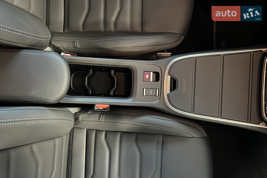 Jeep Avenger - фото 14