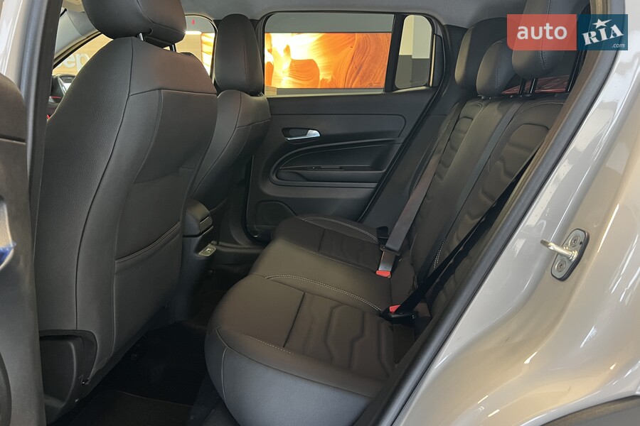 Jeep Avenger - фото 18