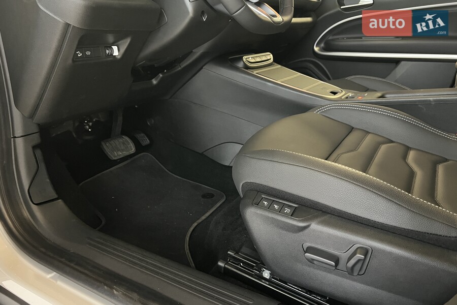 Jeep Avenger - фото 16