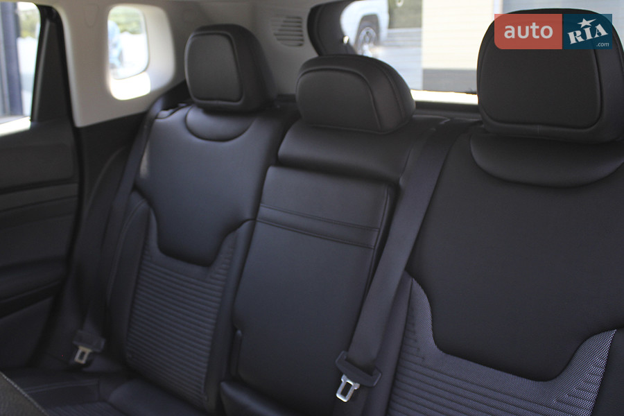 Jeep Compass - фото 17