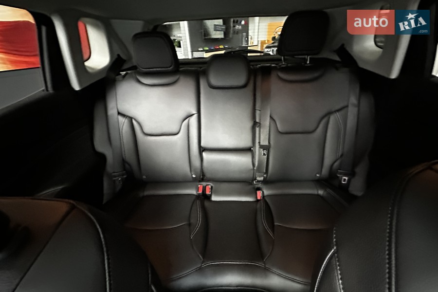 Jeep Compass - фото 23