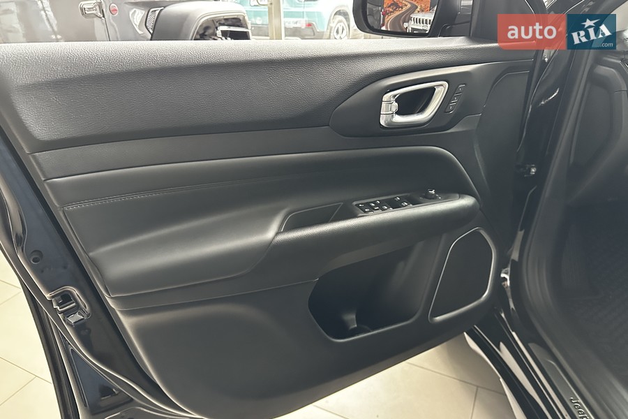 Jeep Compass - фото 12