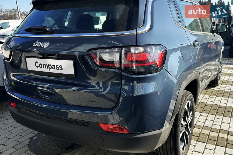 Jeep Compass - фото 6