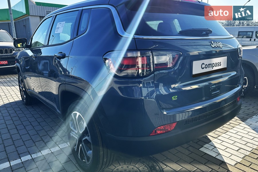 Jeep Compass - фото 8
