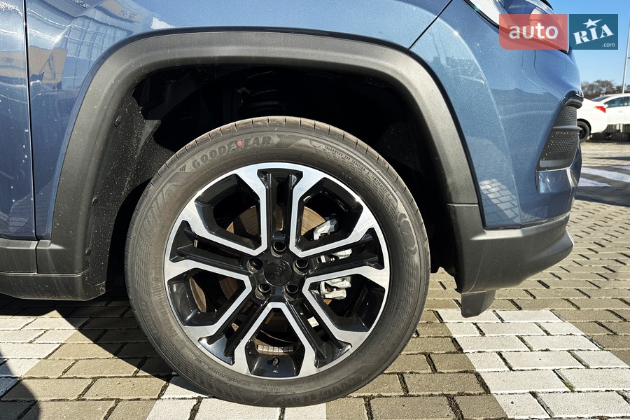 Jeep Compass - фото 9