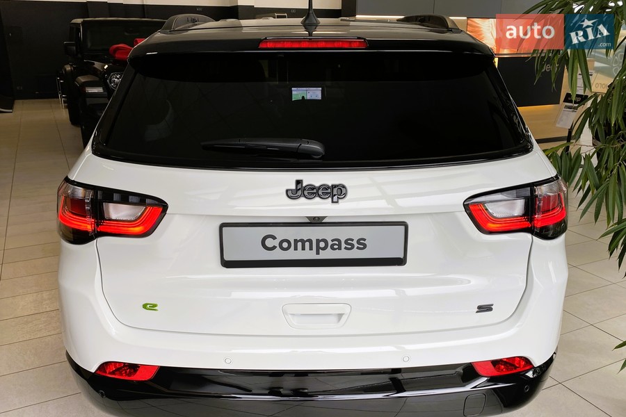 Jeep Compass - фото 6