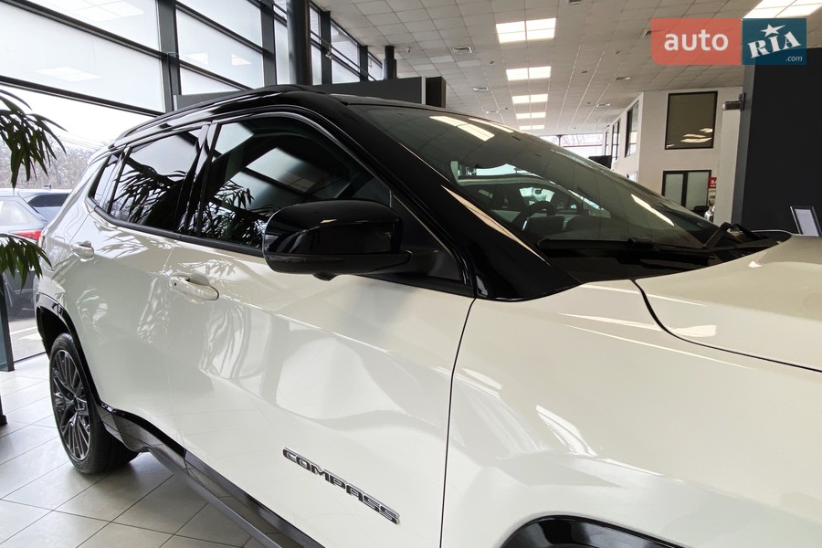 Jeep Compass - фото 7