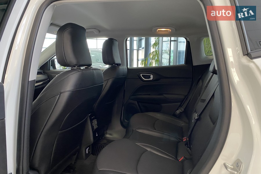 Jeep Compass - фото 15