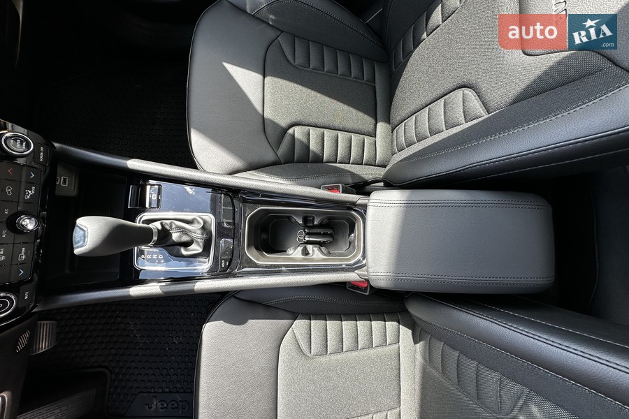Jeep Compass - фото 25