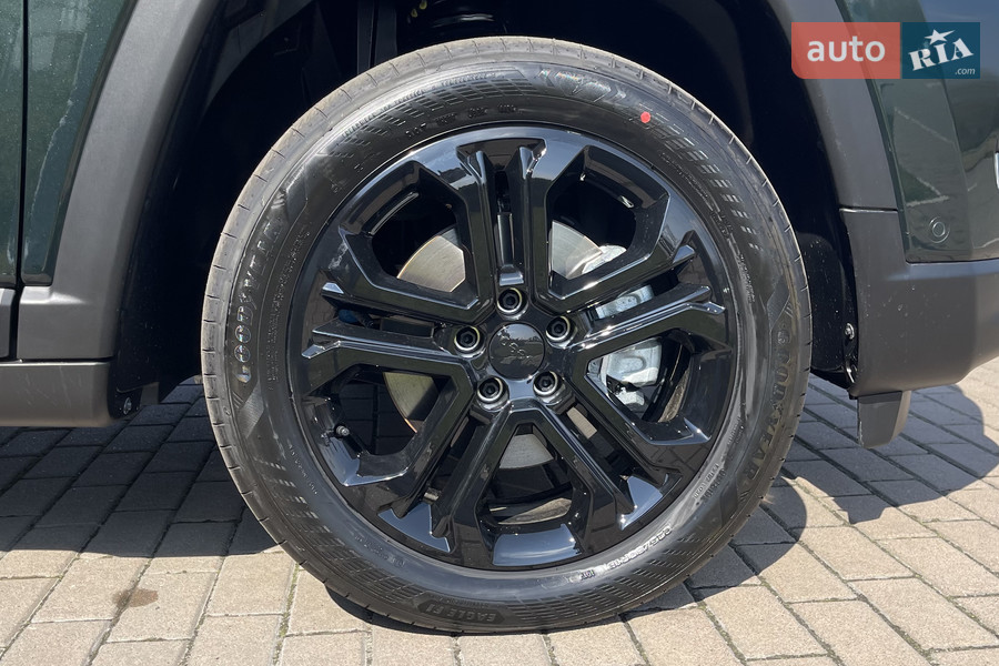 Jeep Compass - фото 8