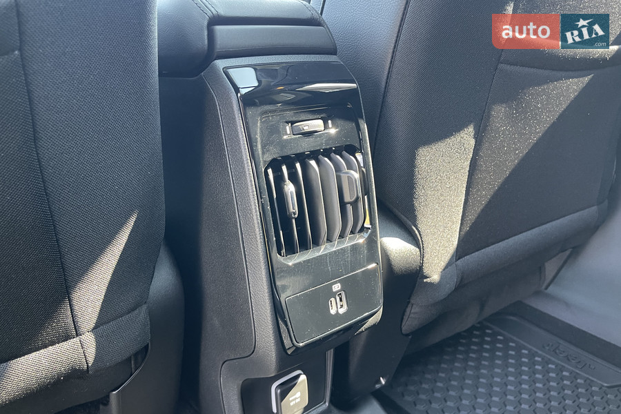 Jeep Compass - фото 13