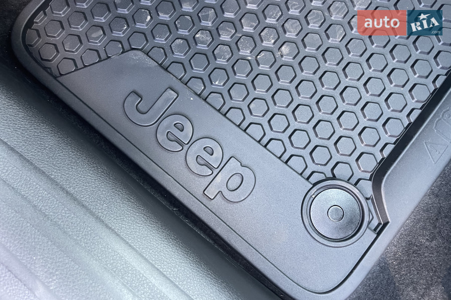 Jeep Compass - фото 14