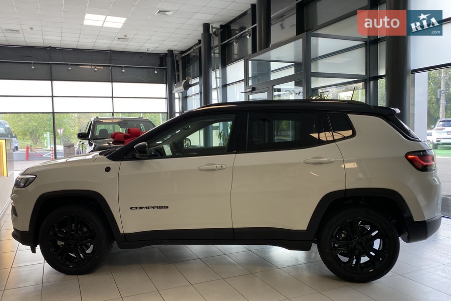 Jeep Compass - фото 3