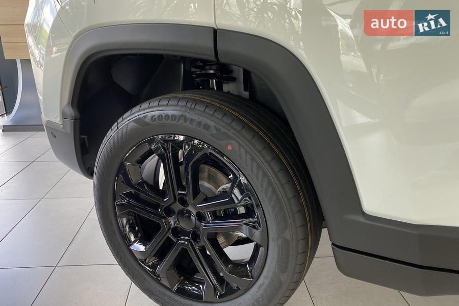 Jeep Compass - фото 9
