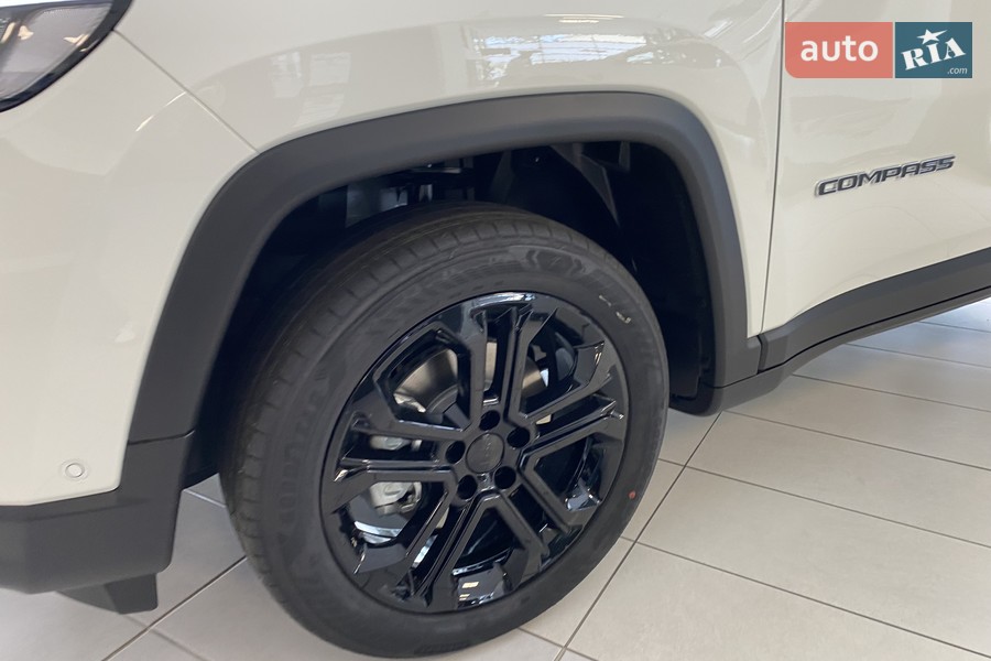 Jeep Compass - фото 10