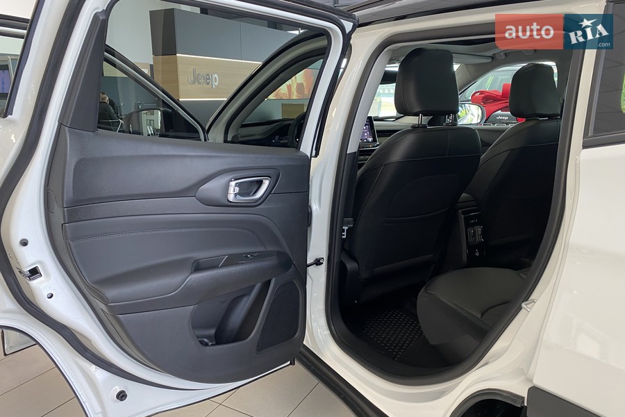 Jeep Compass - фото 14