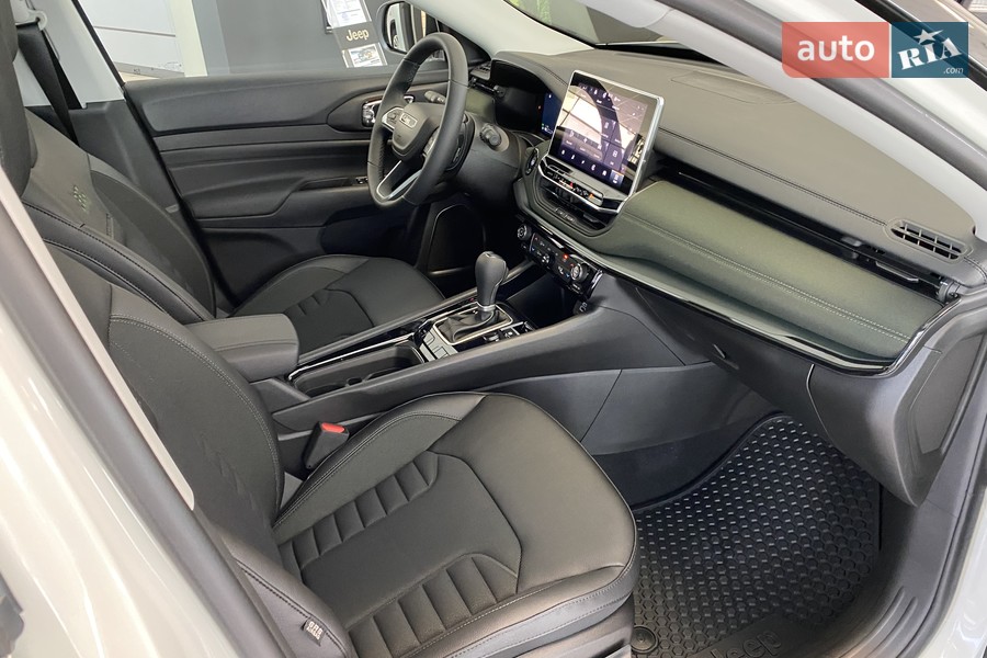 Jeep Compass - фото 17