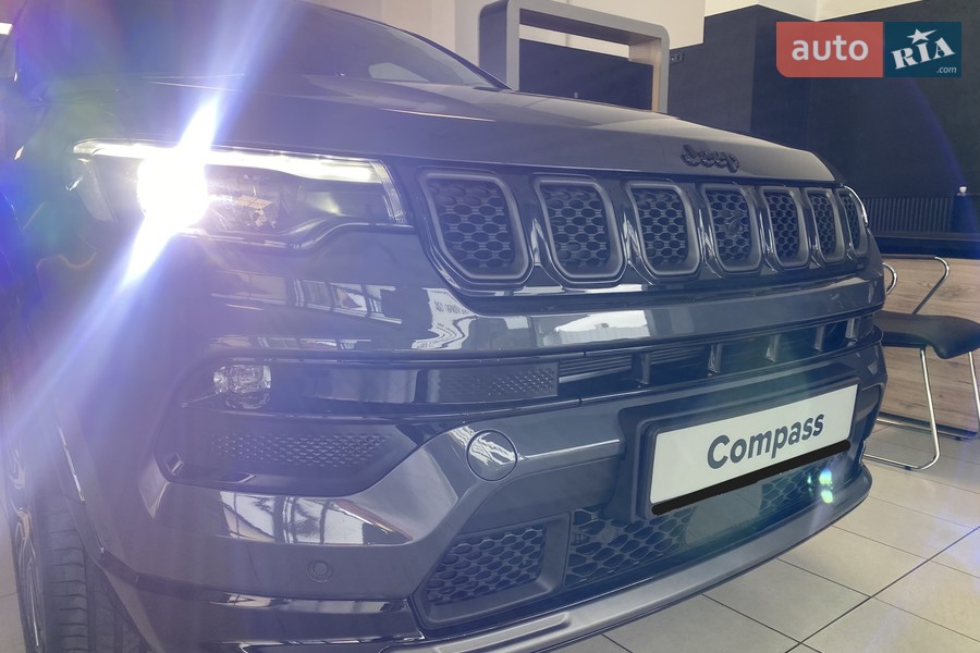Jeep Compass - фото 6