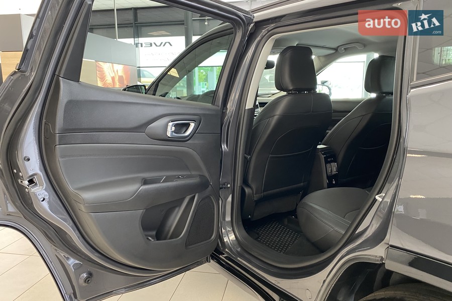 Jeep Compass - фото 13