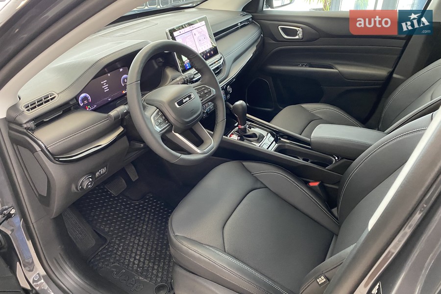 Jeep Compass - фото 12