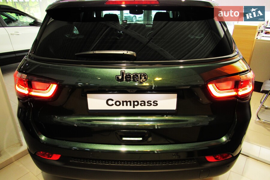 Jeep Compass - фото 6